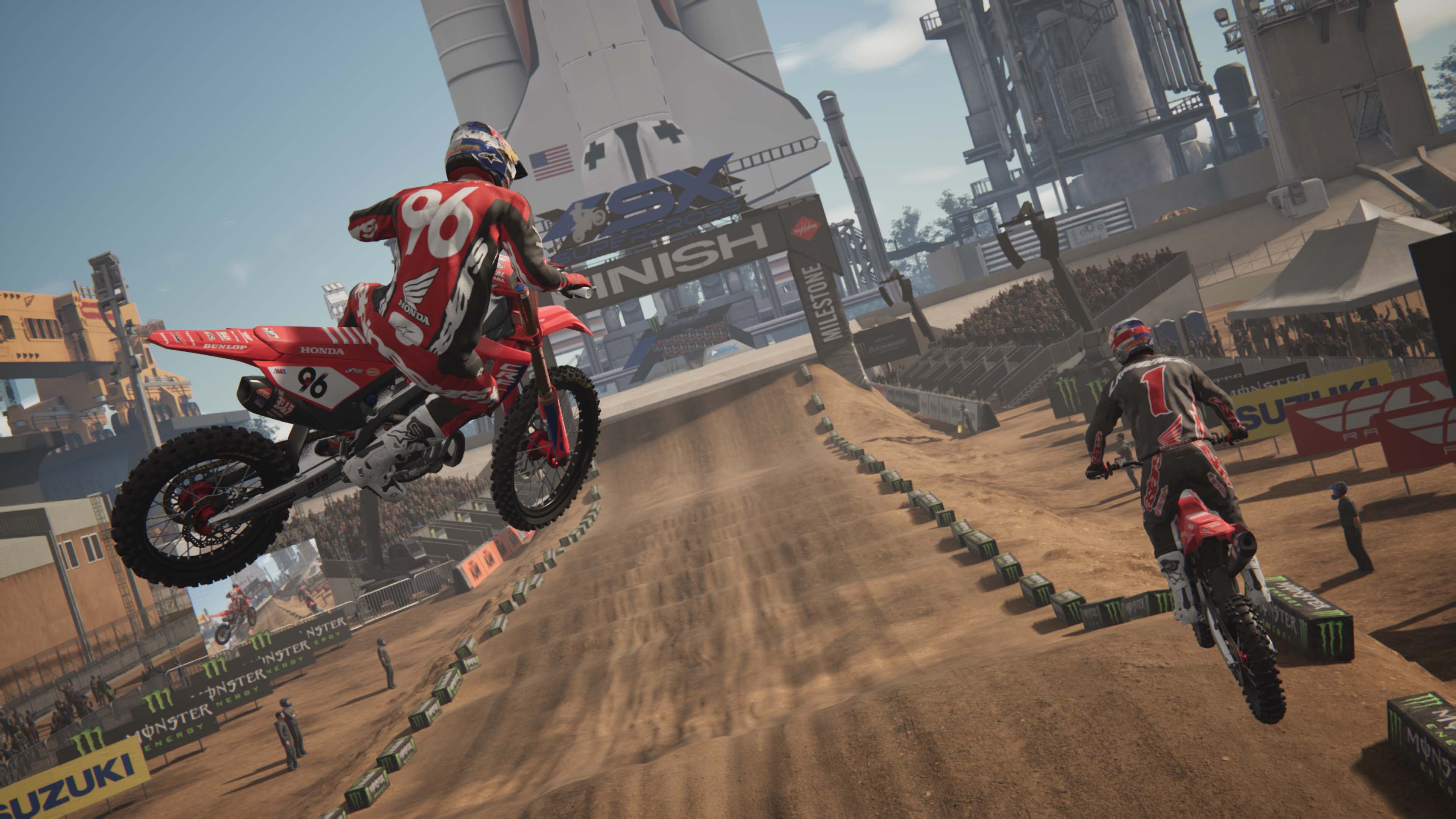 #5. Monster Energy Supercross 25 X Monster Jam™ Showdown - Dirt Master Edition (PlayStation) De: Milestone
